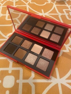 Color Story New Neutral Eyeshadow Palette